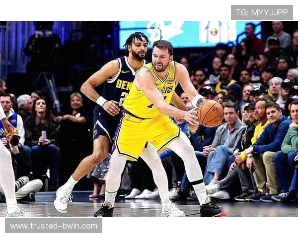 湖人联防使用频率大幅增加,通过落位消耗对手进攻时间打乱节奏 湖人联防使用频率大幅增加,通过落位消耗对手进攻时间打乱节奏